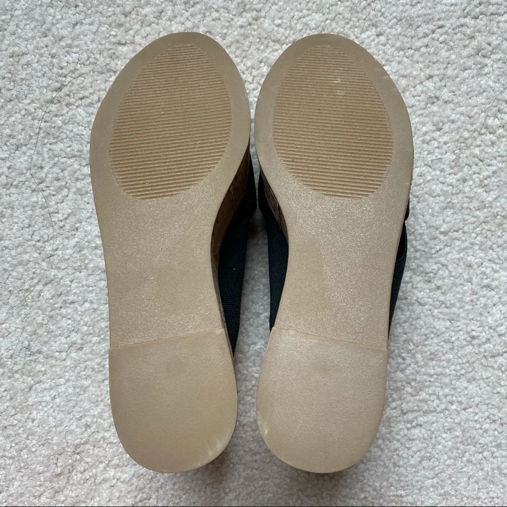 [NWT] Steve Steve Madden Caly Wedge Sandals